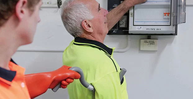 UETDRMP018 – PERFORM RESCUE FROM A LIVE LOW VOLTAGE PANEL